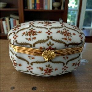 VINTAGE GEORGES BOYER LIMOGES FLORAL TRINKET BOX CREATED FOR MARCEL ROCHAS